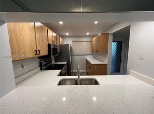 9520 Seagrape Dr APT 403, Davie, FL 33324