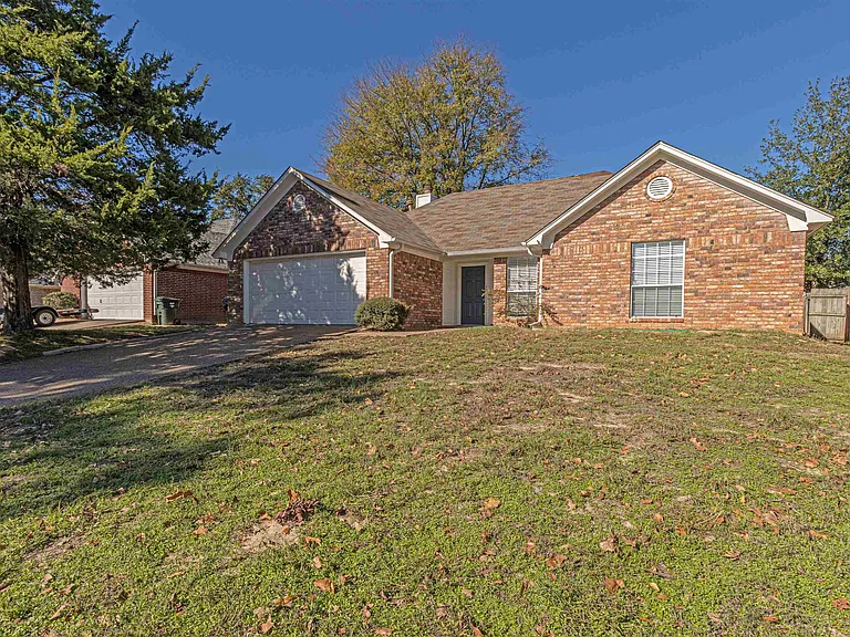 5605 Calais Dr — Photo 3