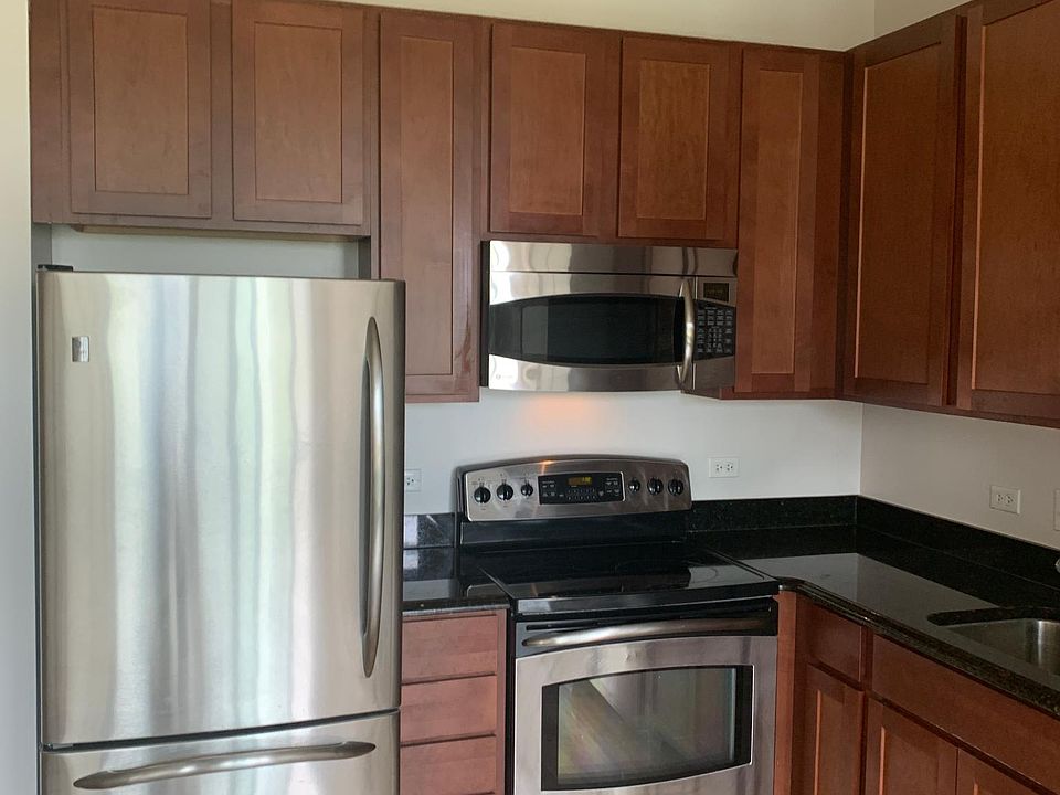 1st image of 1 E 8th St APT 305