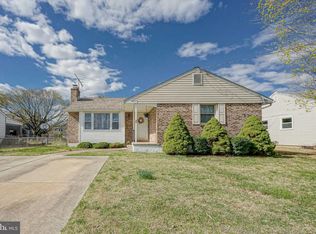 8 Cambridge Ave, Sicklerville, NJ 08081