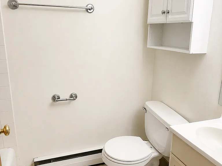 Freedom Park Apartments — Photo 14