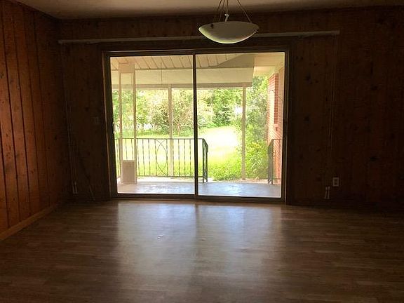 3rd image of 307 N 58th Ave