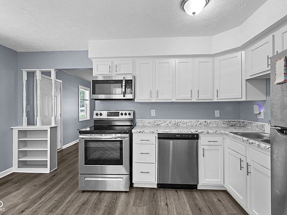 5th image of 2646 Walker Ave