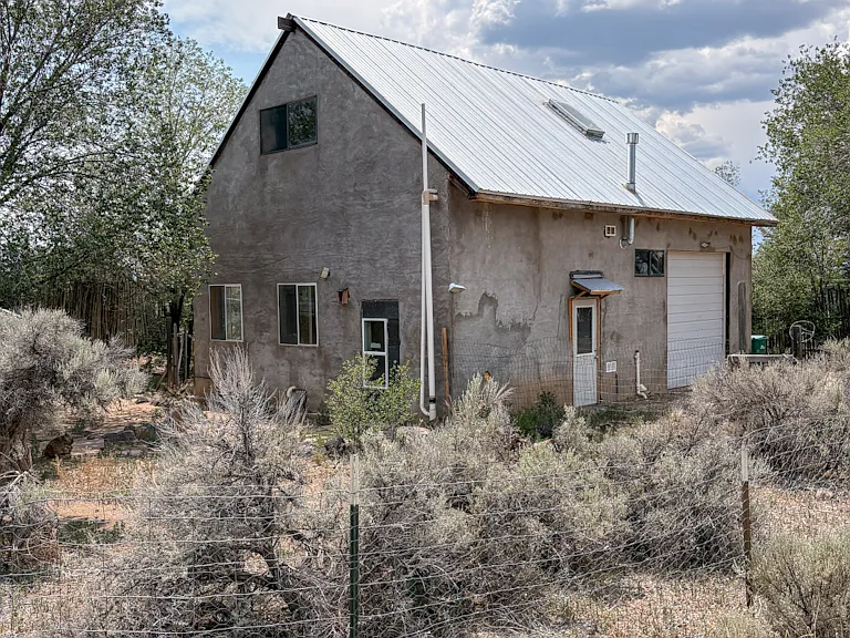 519 Este Es Rd #A — Photo 2