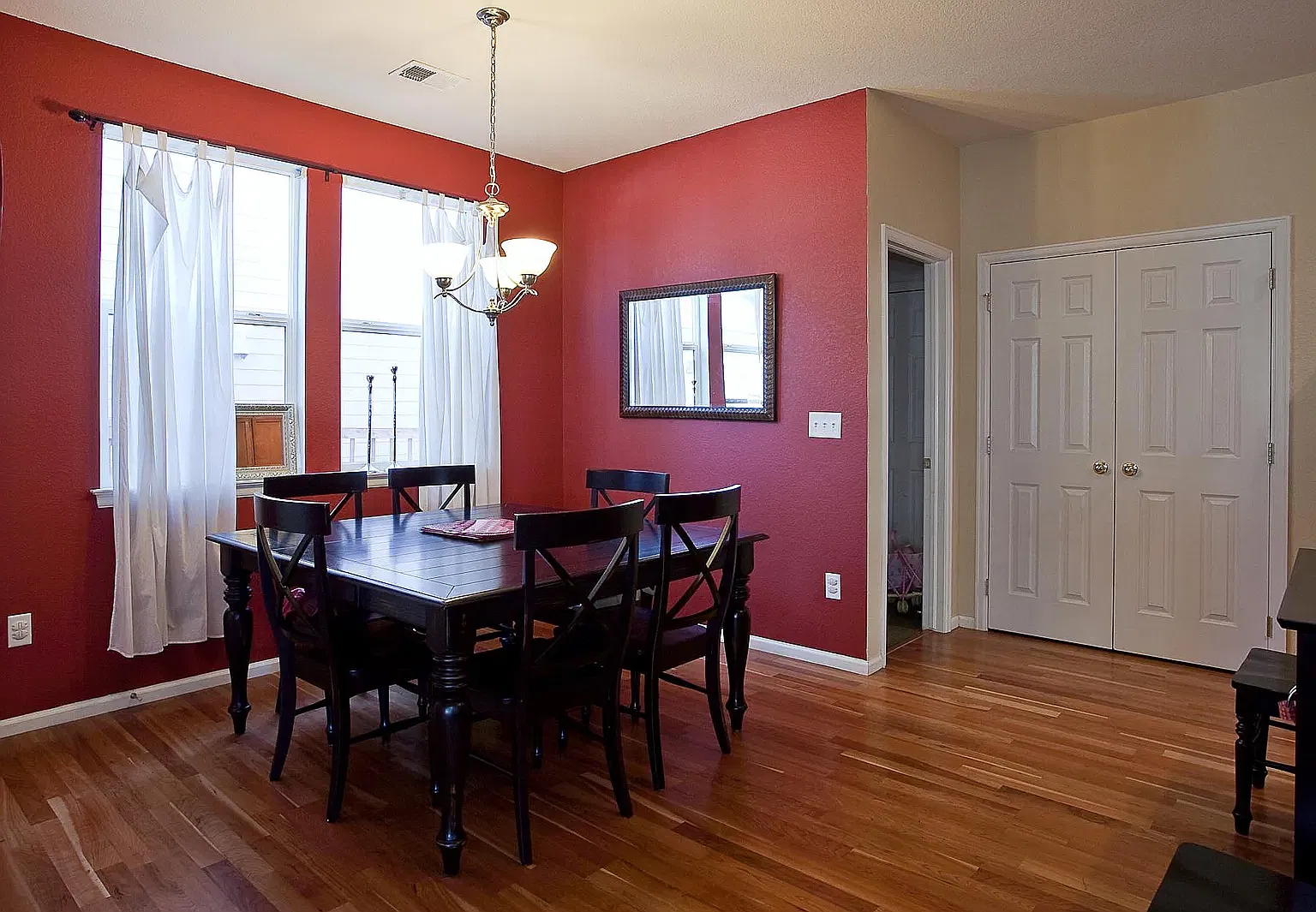 3 bed, 2.5 bath, 1531 sqft, $2,900 — Photo 4