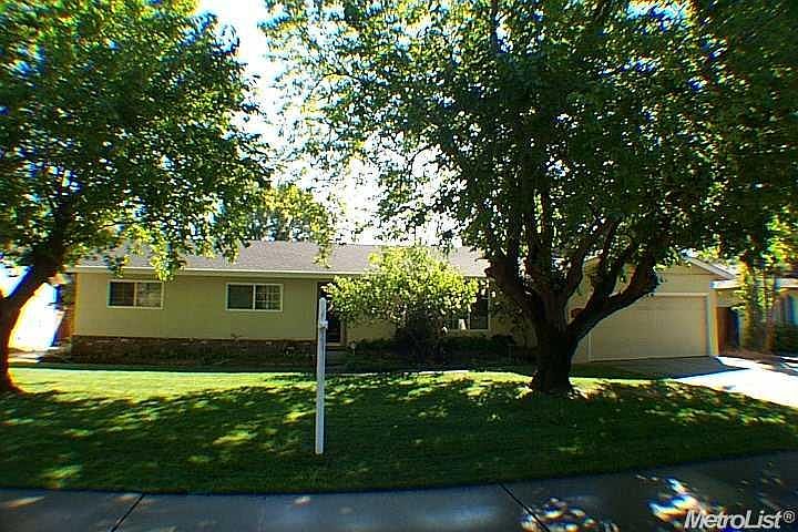 1st image of 7710 Woodside Dr