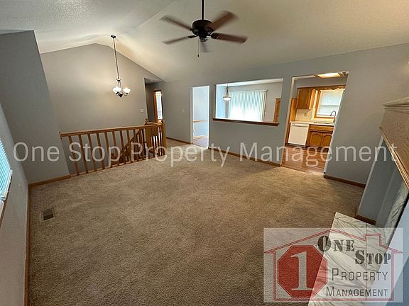 5th image of 2433 NE Bridgeport Dr