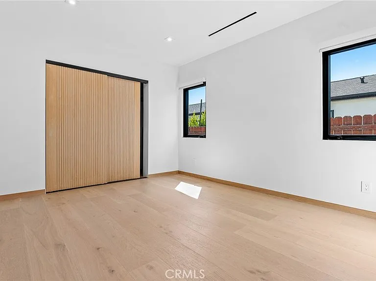514 W Washington Blvd — Photo 17