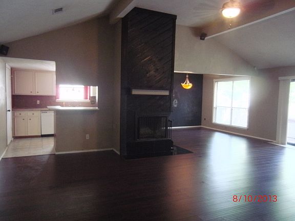 Den+Kitchen+Fireplace+ DR