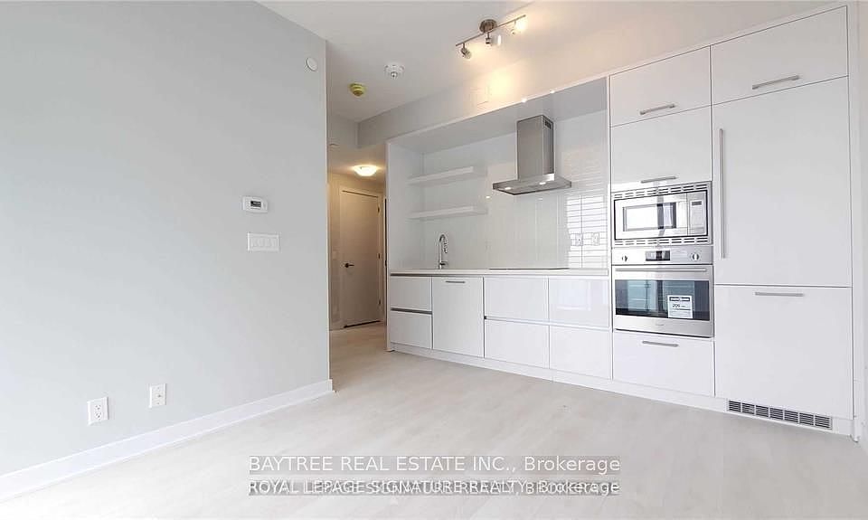 1st image of 2221 Yonge St #5107
