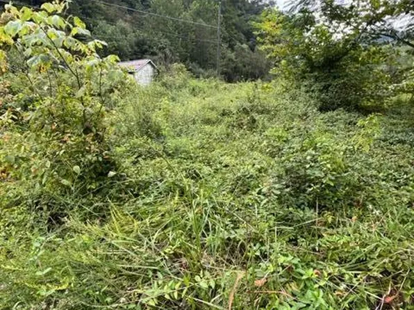 4183 State Route 3385, Prestonsburg, KY 41653