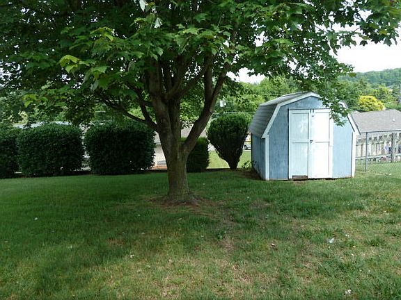 3rd image of 4521 Hosea Ln