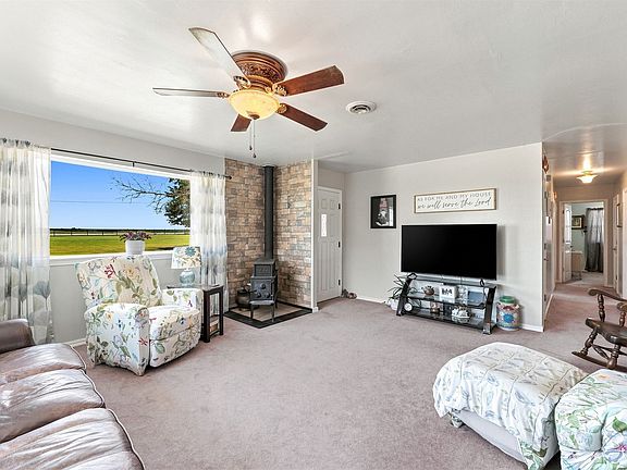 5th image of 449309 E Highway 60