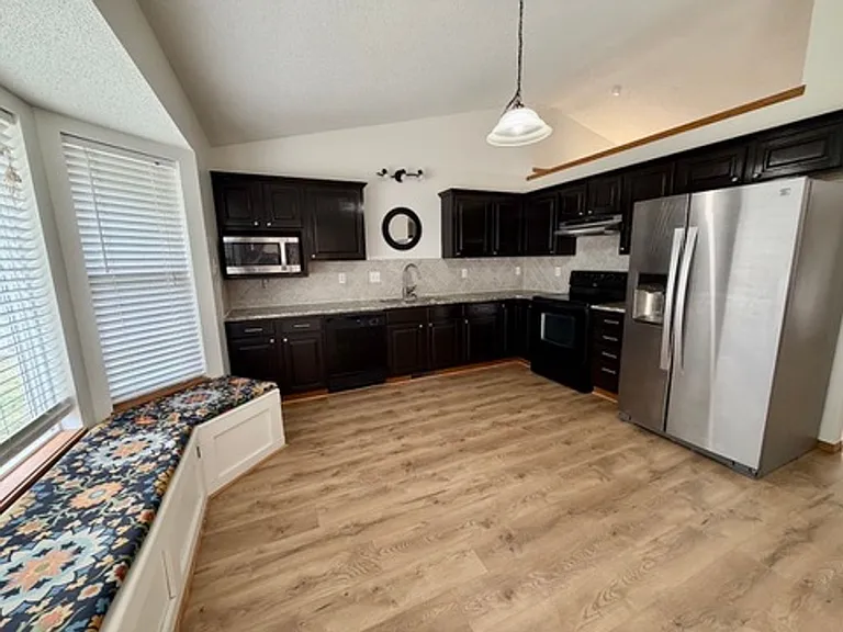2315 N Brandon Cir — Photo 4