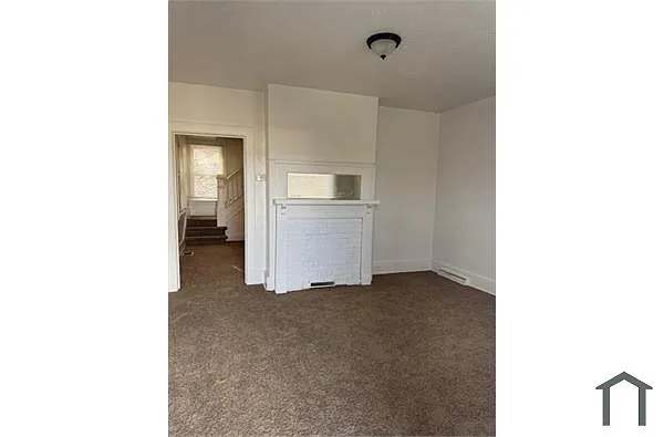 831 Davis Ave photo 1