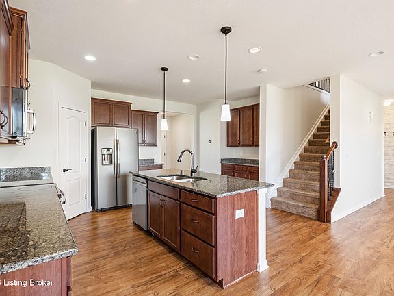 4th image of 11716 Chandler Ct