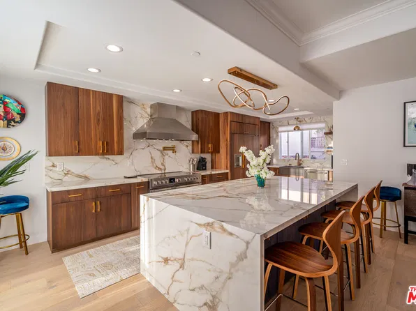 706 11th St, Hermosa Beach, CA 90254