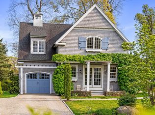 18 Fenway Rd, Branford, CT 06405