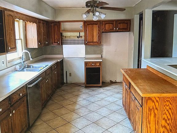 3rd image of 3203 Orleans Ave