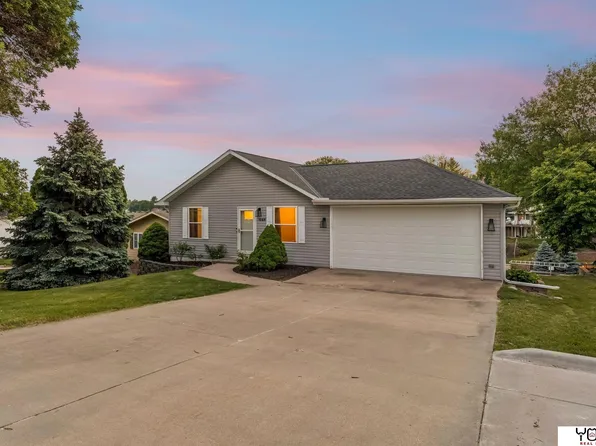 1564 Trumball Ter, Plattsmouth, NE 68048
