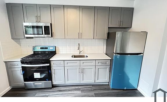 2nd image of 768 S Oak Dr APT 2