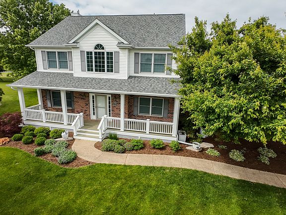 2nd image of 1816 Cardinal Ct