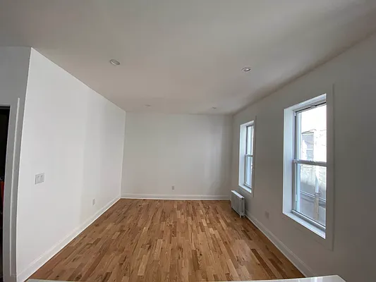 Rented by Premier Metro Realty Corp | media 9