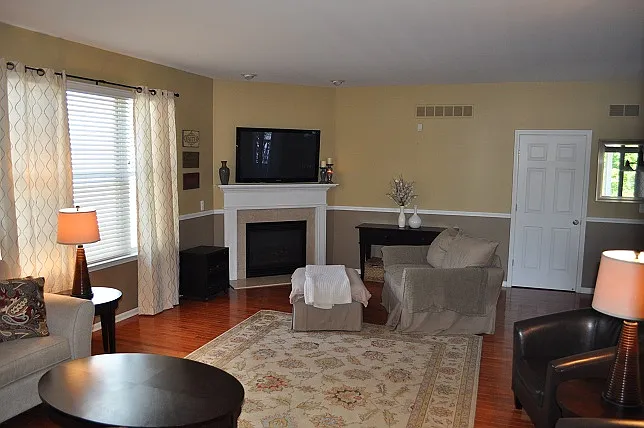 42746 Whitman Way photo 1
