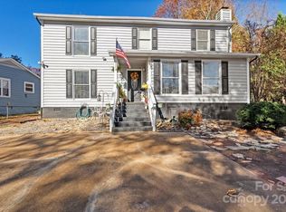 9099 Pitcairn Dr, Tega Cay, SC 29708