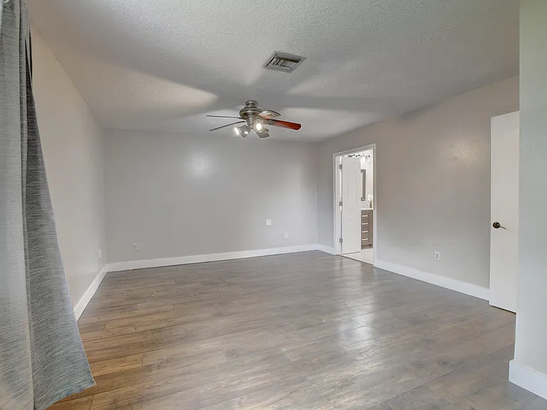 6165 Belleza Ln — Photo 20