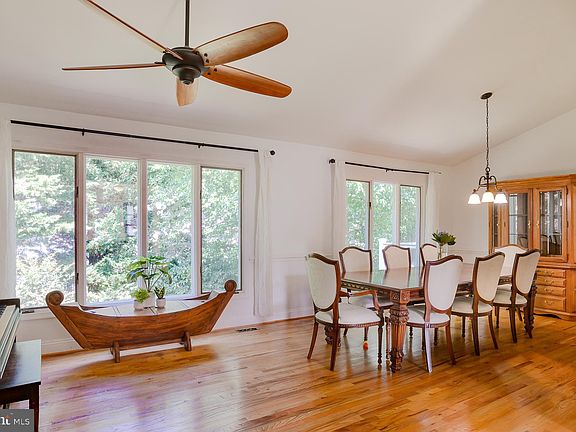 5th image of 3707 John Barnes Ln