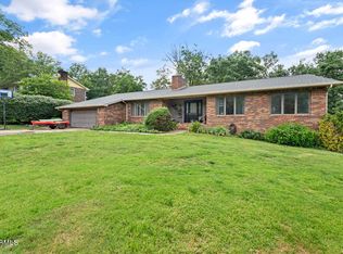 137 Claremont Rd, Oak Ridge, TN 37830