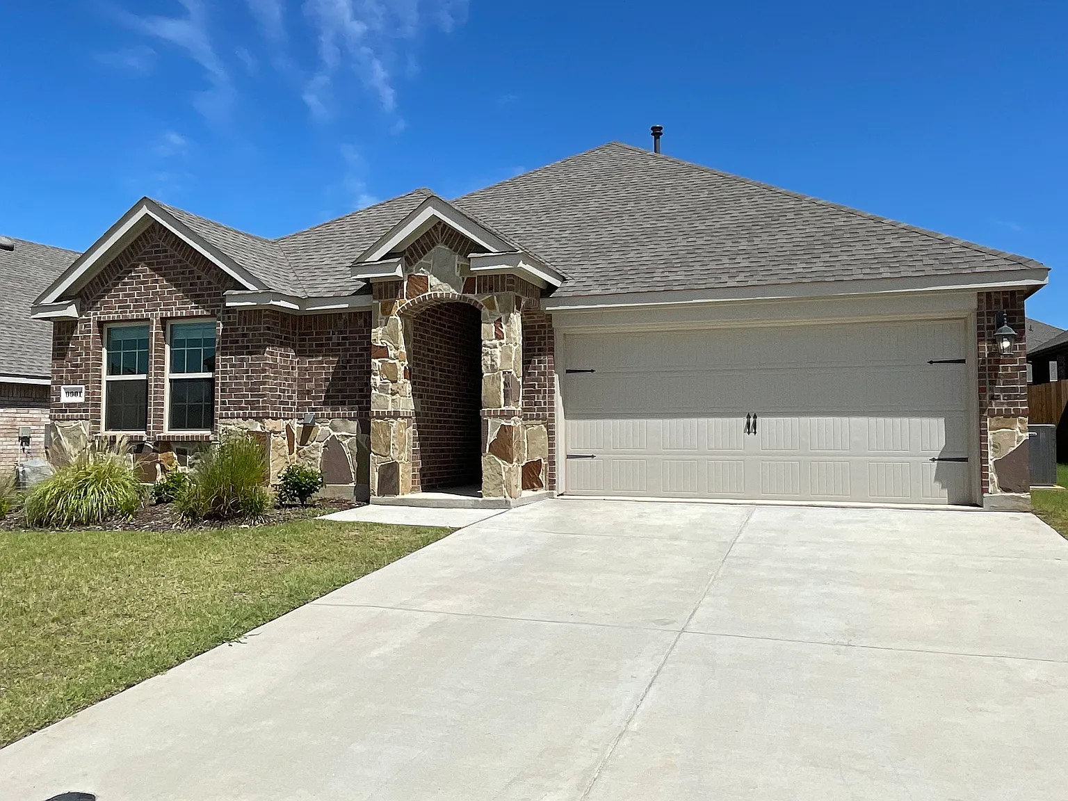 3 bed, 1280 sqft, $2,300 — Photo 1