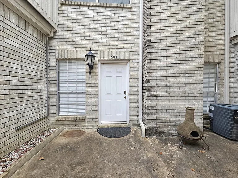 3800 Tanglewilde St #605 — Photo 1
