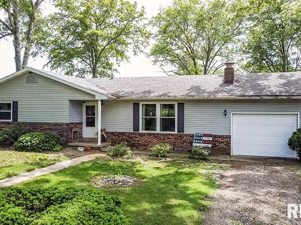 9502 Anglen Rd, Louisville, IL 62838
