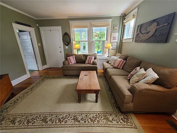 4th image of 1313 Magnolia Ave