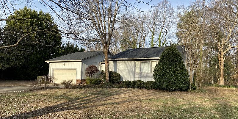 1st image of 36 Wonderwood Dr