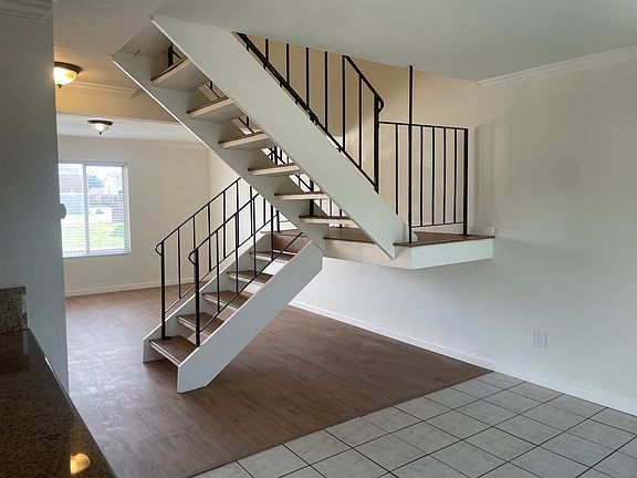 5th image of 4066 Weymouth Ln