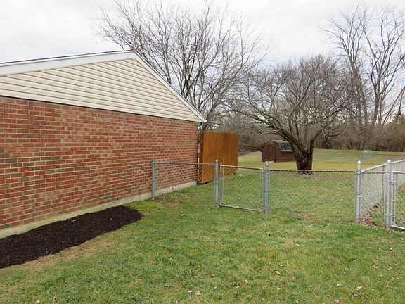 4th image of 7840 Crestline Ct