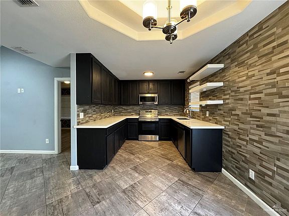 3rd image of 2208 N Dahlia St APT 1