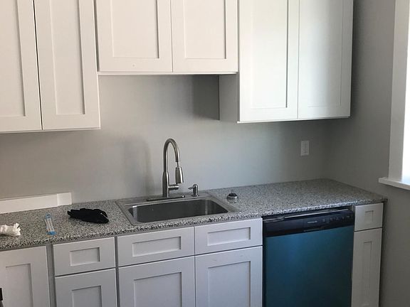2nd image of 82 Dakota St #2