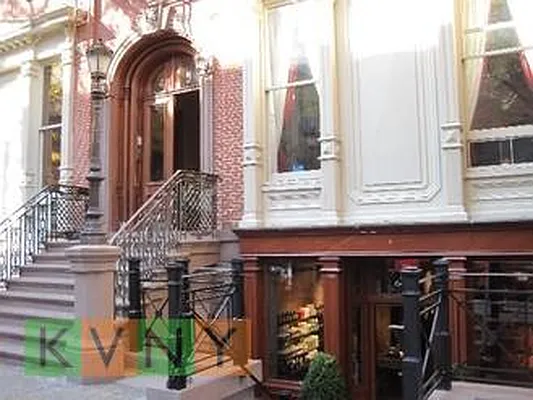 Rented by KVNY Soho | media 6