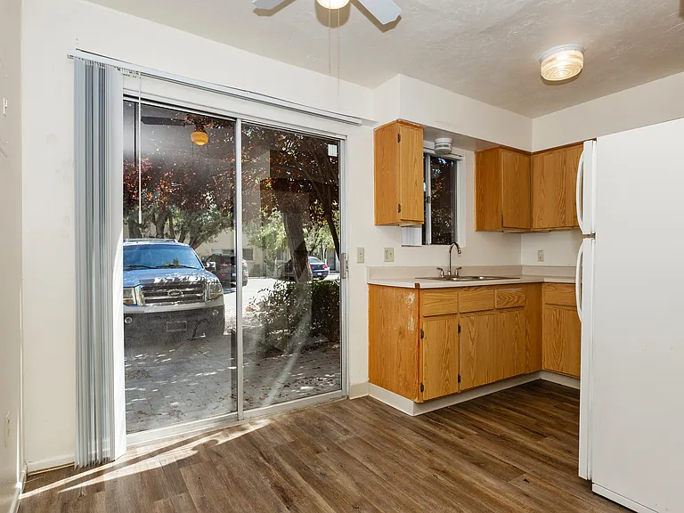 355 Country Club Circle — Photo 15