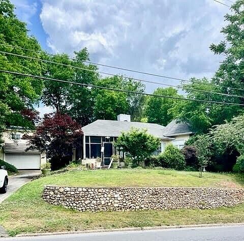 1st image of 117 Shallowford Rd