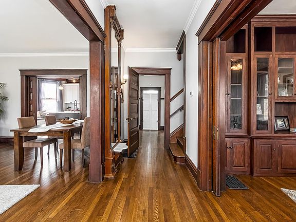 3rd image of 1719 Franklin Ave