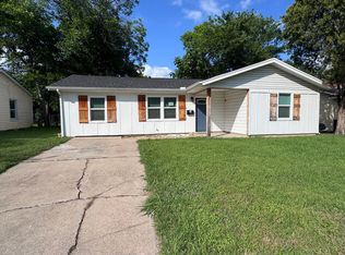 520 NW King St, Burleson, TX 76028