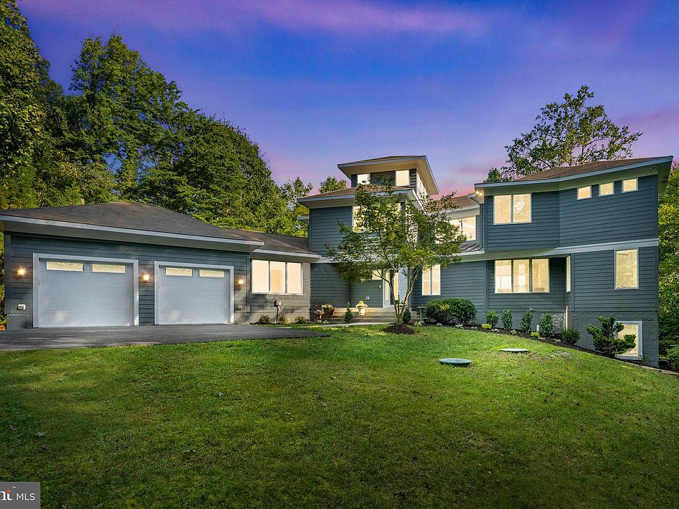 1st image of 109 Hawks Nest Dr