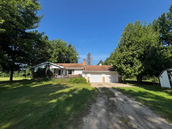 8991 N Saint Helen Rd, Saint Helen, MI 48656