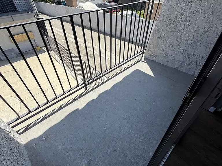 5916 Burnham Ave — Photo 20