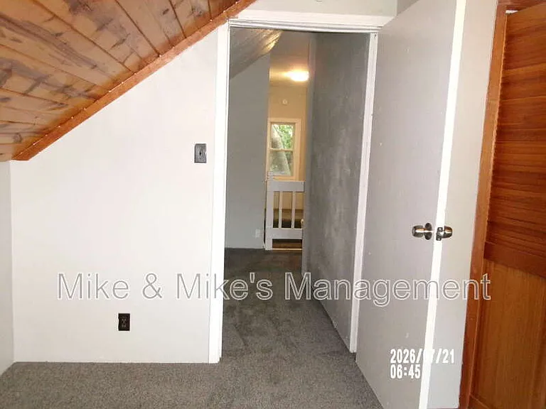 403 N 61st St — Photo 14